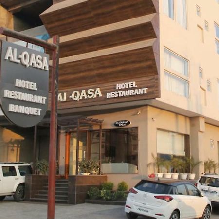 Al-Qasa Hotel Zirakpur Buitenkant foto